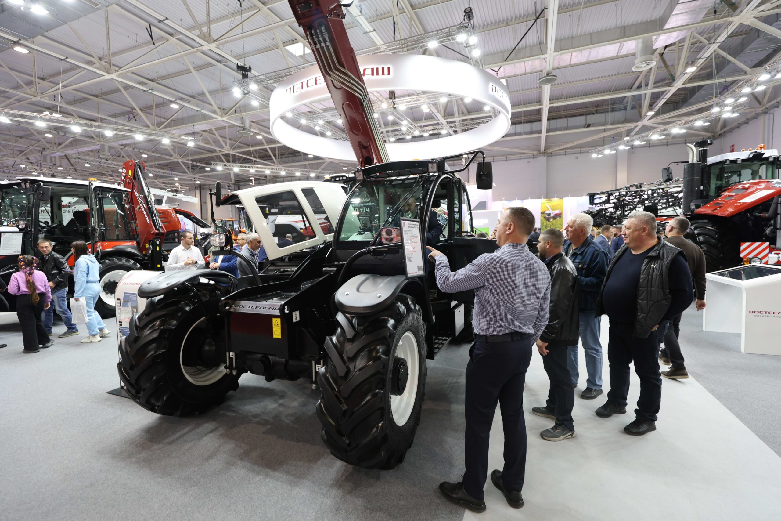 Ростсельмаш привез на ЮГАГРО новинки