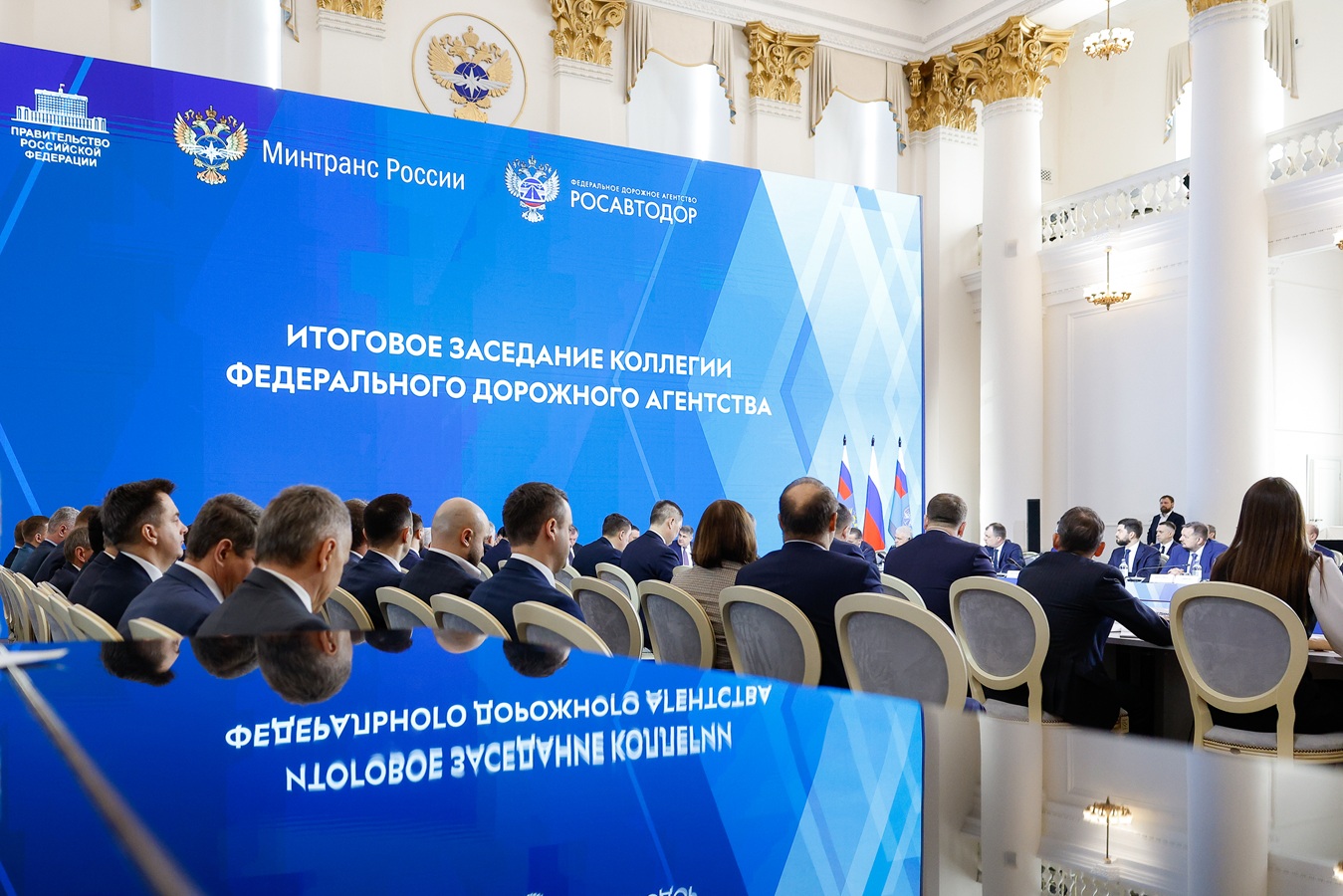 Антон Алиханов: «Отечественная промышленность в полной мере обеспечивает потребности дорожно-строительного сектора»